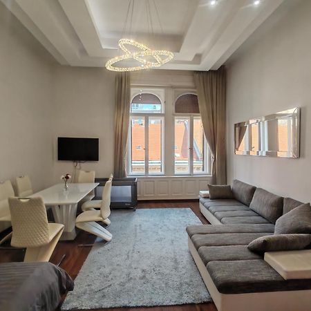 Basilika View Imperial Suite -Sas Street -Need Reservation For Free Parking Budapest Exterior foto