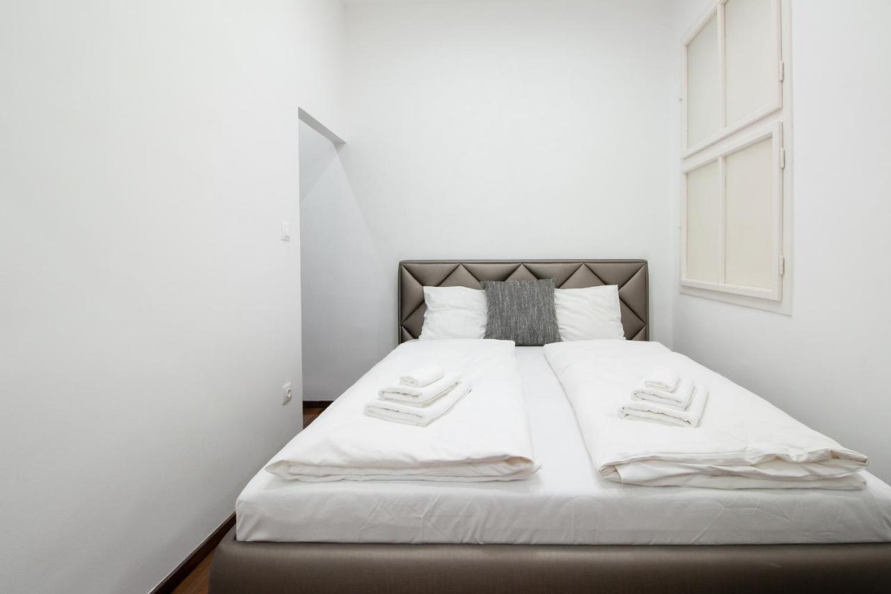 Basilika View Imperial Suite -Sas Street -Need Reservation For Free Parking Budapest Exterior foto