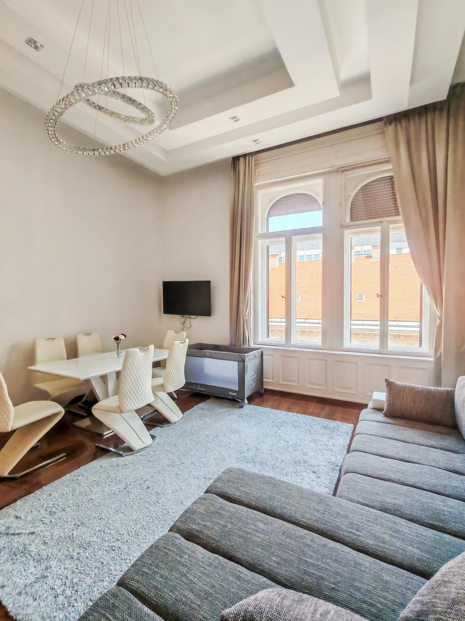 Basilika View Imperial Suite -Sas Street -Need Reservation For Free Parking Budapest Exterior foto
