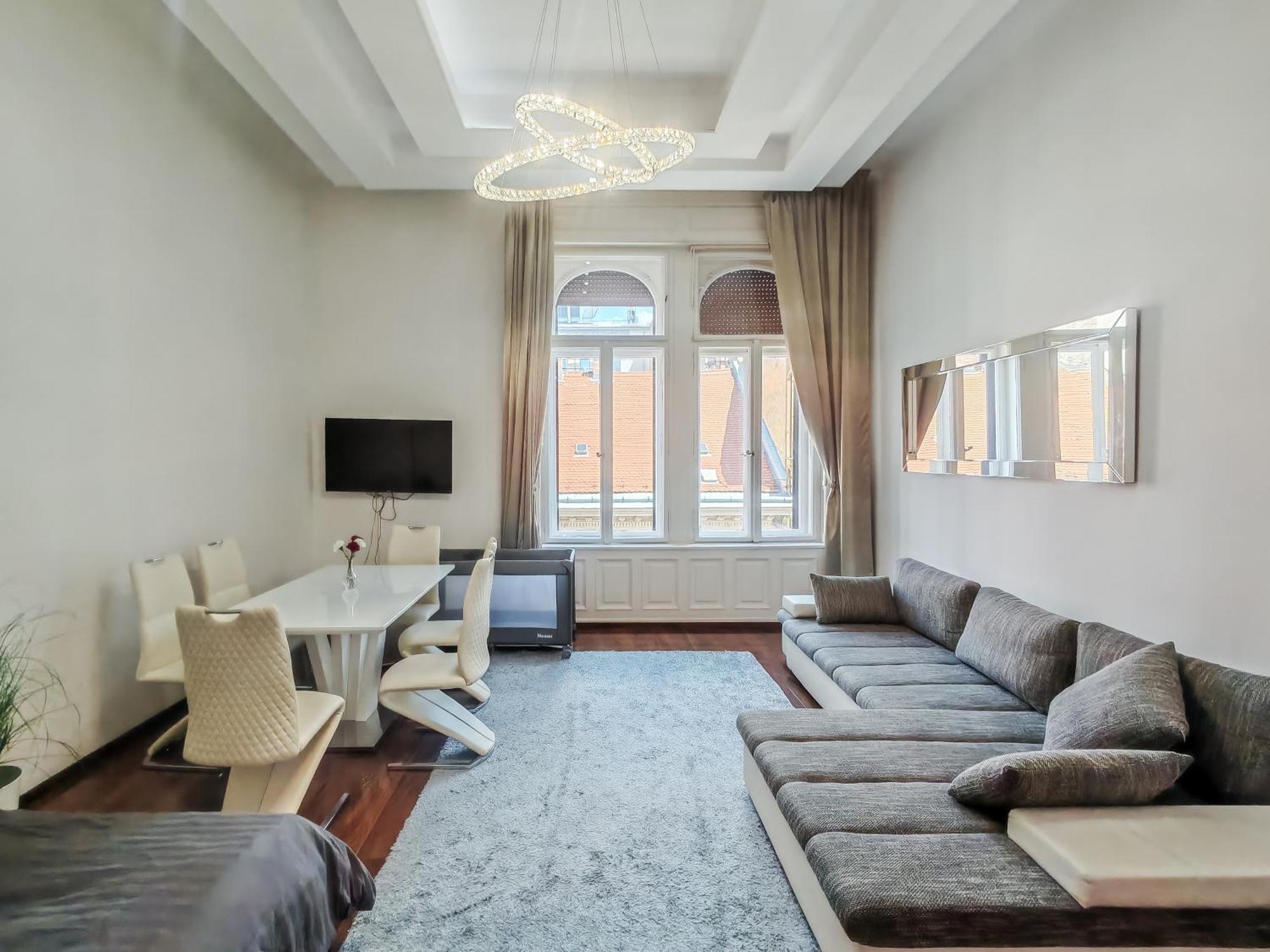 Basilika View Imperial Suite -Sas Street -Need Reservation For Free Parking Budapest Exterior foto